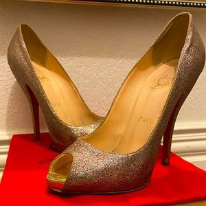 Christian Louboutin Size 37.5 (7.5)